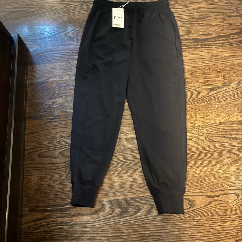 Pact  Cool Stretch Lounge Women’s Black Jogger Pants -organic cotton